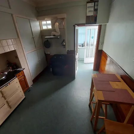 Holiday home Sunbury House Retreat In *
